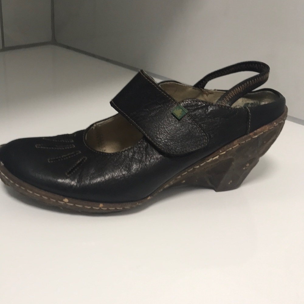 El Naturalista wedge heels